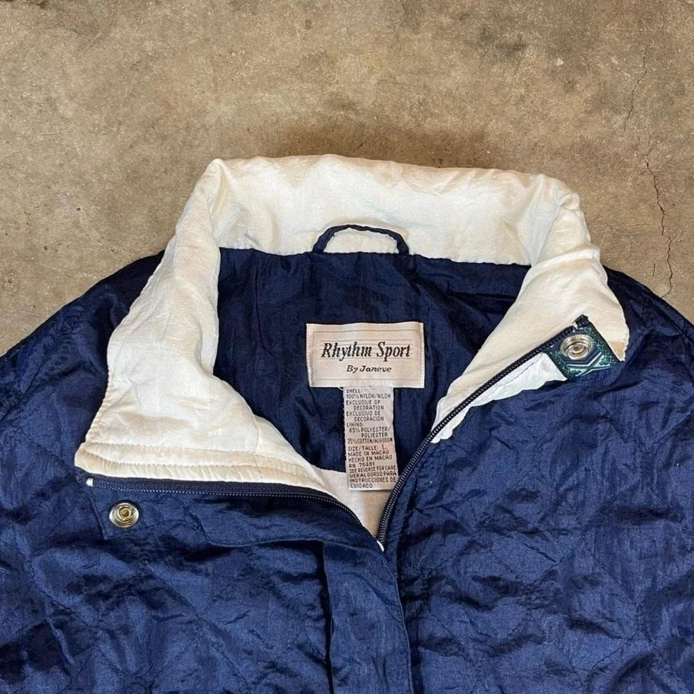 Vintage 90s Navy and white windbreaker jacket with a retro vibe - Picture 2 of 7